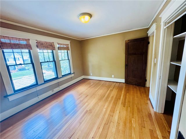 62 E Dixon Avenue, Oakwood, OH 45419