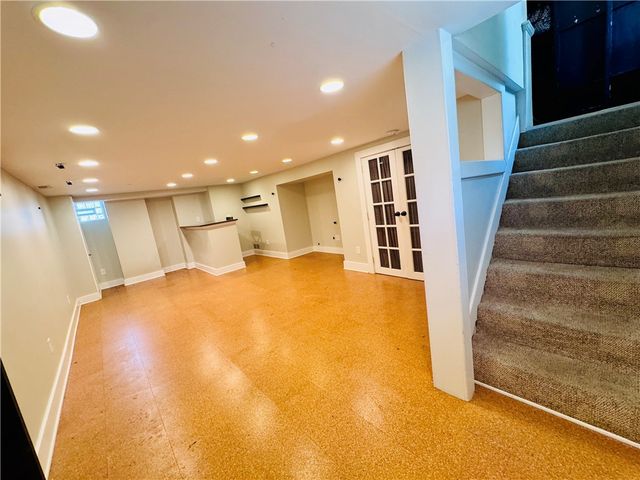 62 E Dixon Avenue, Oakwood, OH 45419