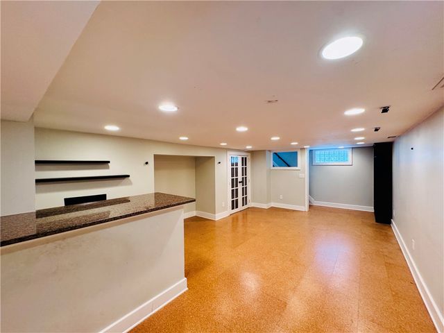 62 E Dixon Avenue, Oakwood, OH 45419