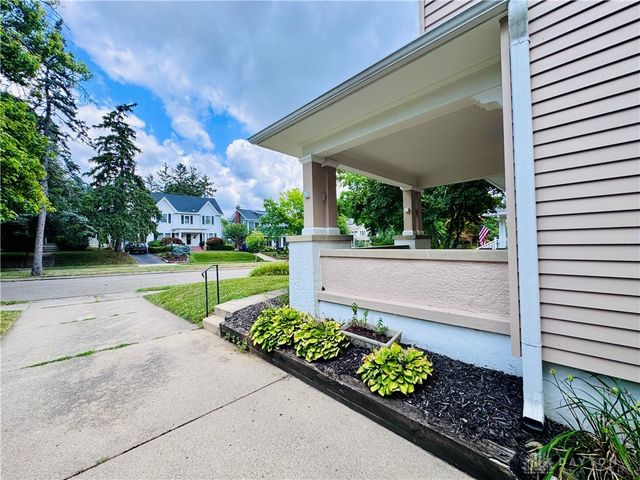 62 E Dixon Avenue, Oakwood, OH 45419