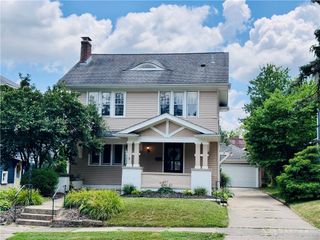 62 E Dixon Avenue, Oakwood, OH 45419