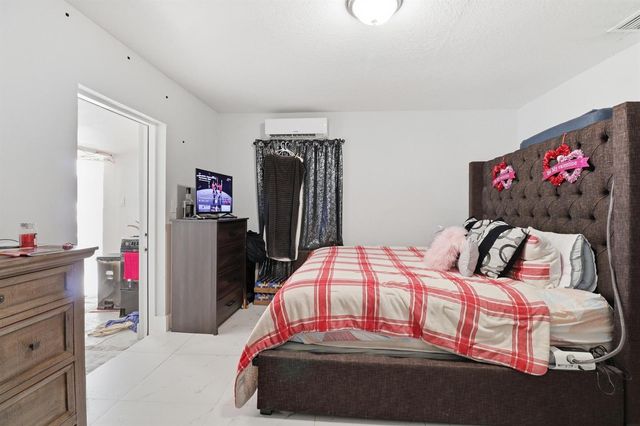 1152 Sunset Road, West Palm Beach, FL 33406