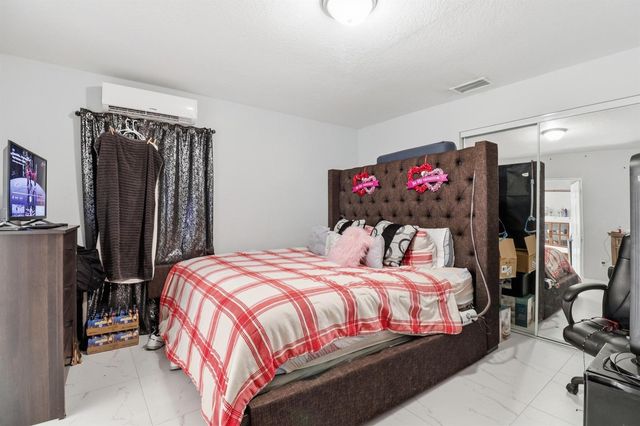 1152 Sunset Road, West Palm Beach, FL 33406