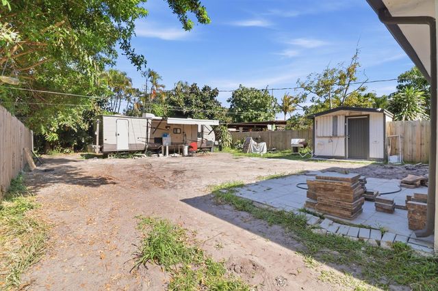 1152 Sunset Road, West Palm Beach, FL 33406