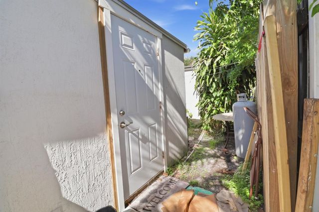 1152 Sunset Road, West Palm Beach, FL 33406