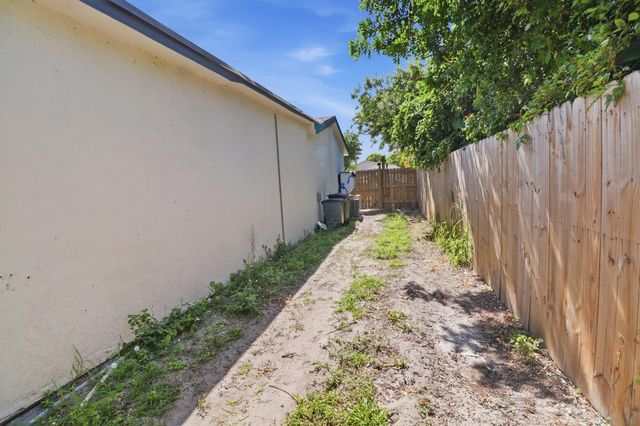 1152 Sunset Road, West Palm Beach, FL 33406