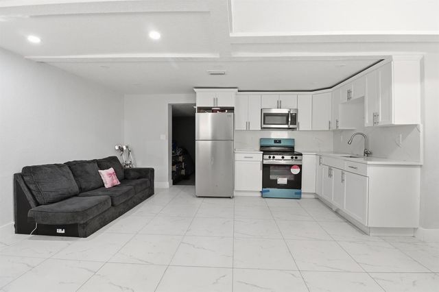 1152 Sunset Road, West Palm Beach, FL 33406