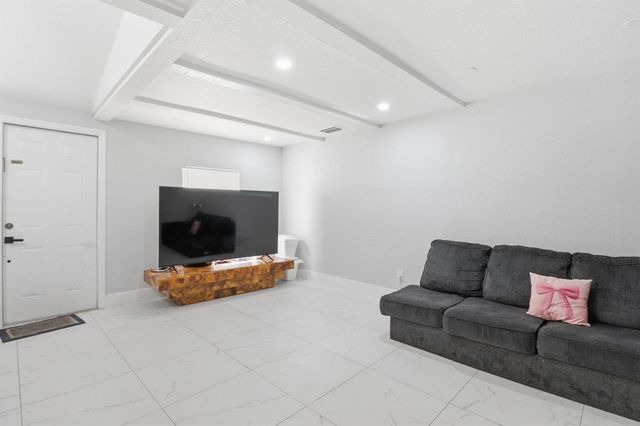 1152 Sunset Road, West Palm Beach, FL 33406