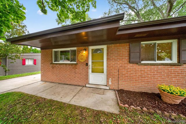 9281 Hazel Street, Taylor, MI 48180