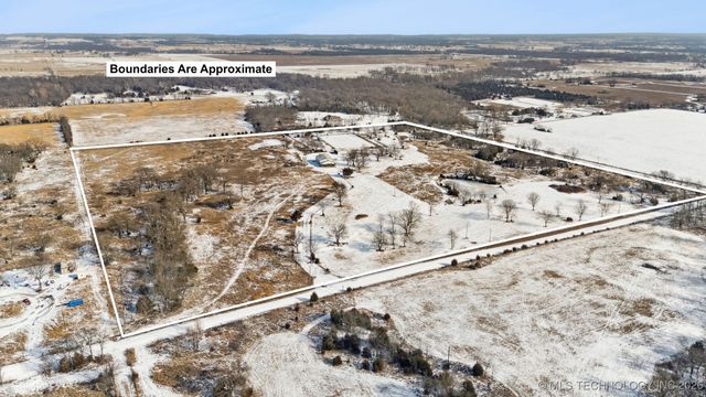 11815 EW 255 Road, Nowata, OK 74048
