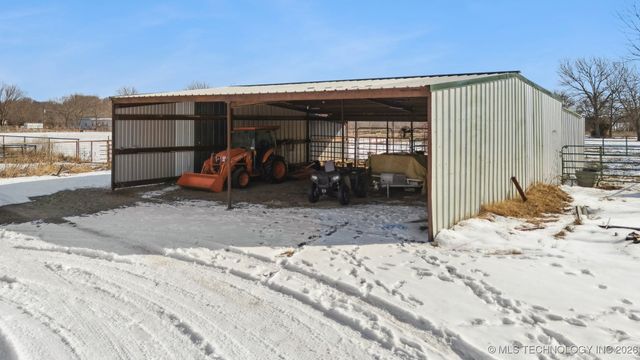 11815 EW 255 Road, Nowata, OK 74048