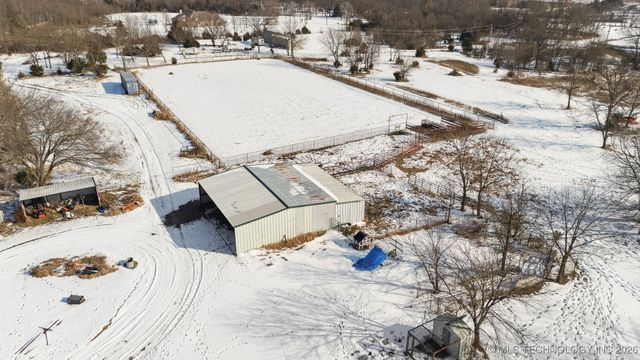 11815 EW 255 Road, Nowata, OK 74048