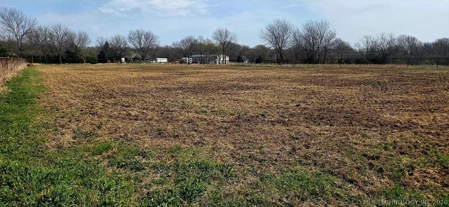 11815 EW 255 Road, Nowata, OK 74048