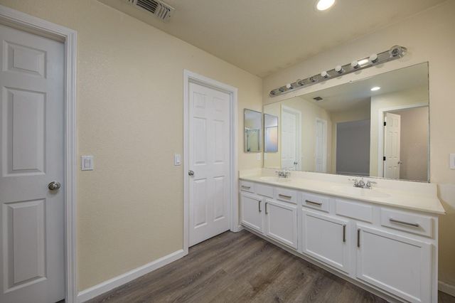 272 Olivine Ave, Lathrop, CA 95330