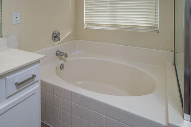 272 Olivine Ave, Lathrop, CA 95330