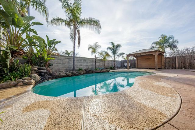 272 Olivine Ave, Lathrop, CA 95330