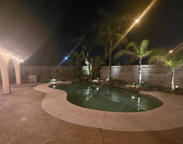 272 Olivine Ave, Lathrop, CA 95330