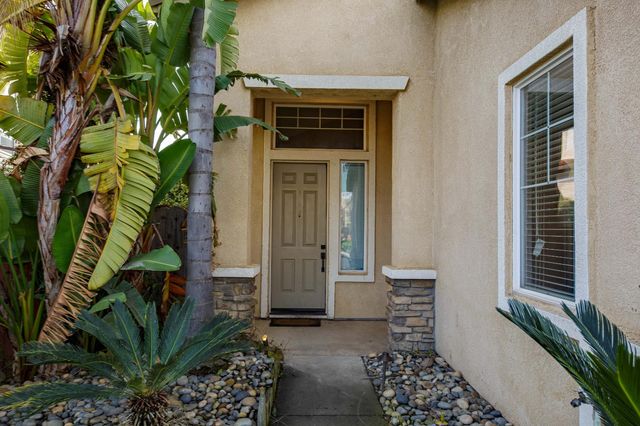 272 Olivine Ave, Lathrop, CA 95330