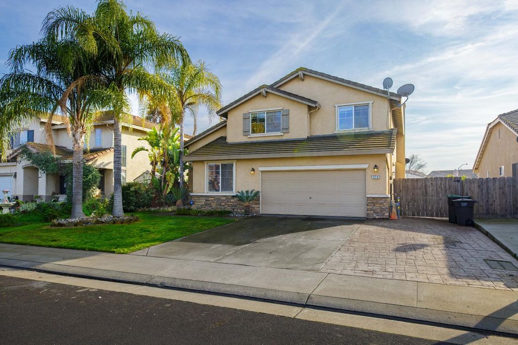 272 Olivine Ave, Lathrop, CA 95330