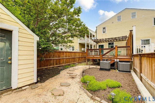 3013 E Marshall St, Richmond, VA 23223