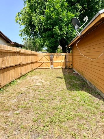8715 PLUTO Terrace, West Palm Beach, FL 33403