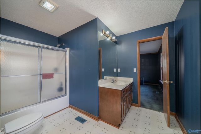 144 Bess Thompson Road, Laceys Spring, AL 35754