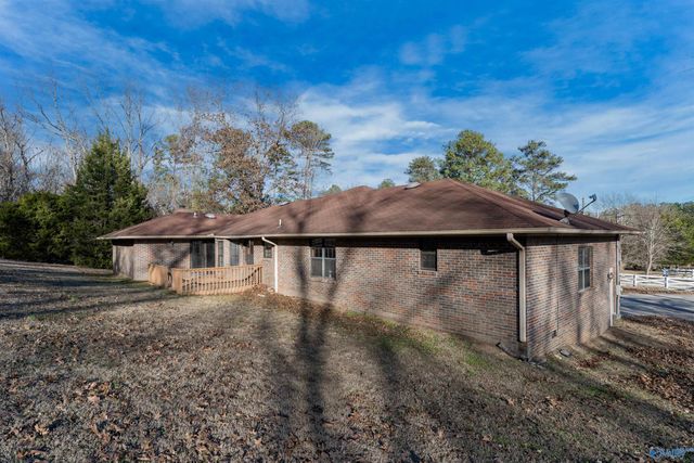 144 Bess Thompson Road, Laceys Spring, AL 35754