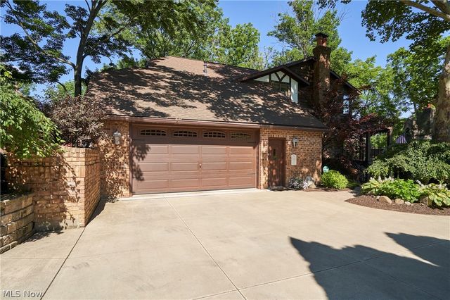2793 Greenspire Circle, Akron, OH 44333