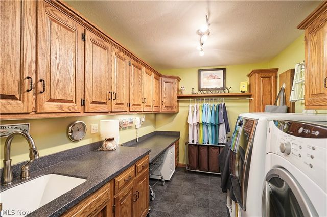 2793 Greenspire Circle, Akron, OH 44333