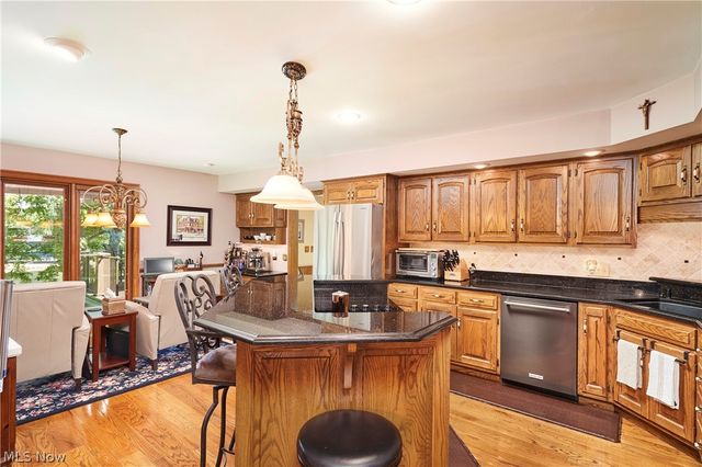 2793 Greenspire Circle, Akron, OH 44333
