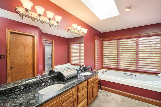 2793 Greenspire Circle, Akron, OH 44333