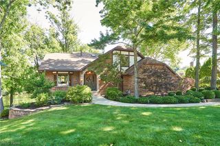 2793 Greenspire Circle, Akron, OH 44333