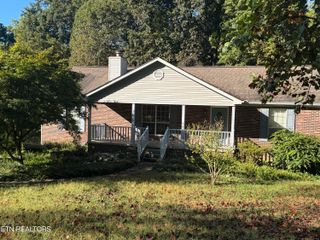 613 Banbury Rd, Knoxville, TN 37934