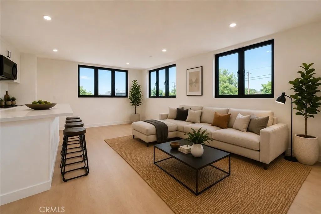 2678 Newell Street, Los Angeles, CA 90039