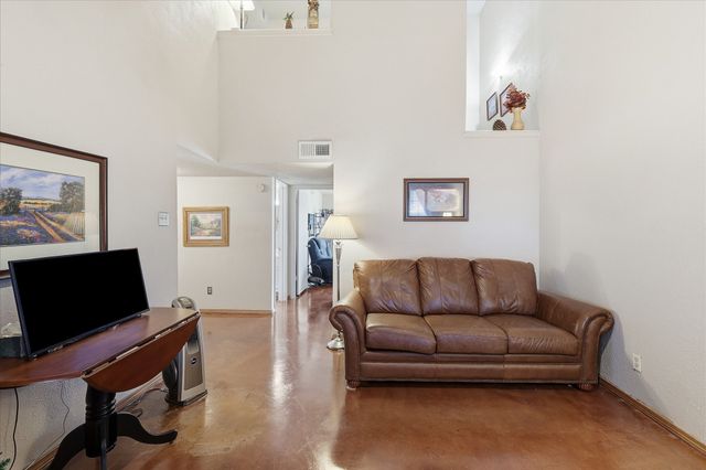 722 Creekwood Court, Lewisville, TX 75067