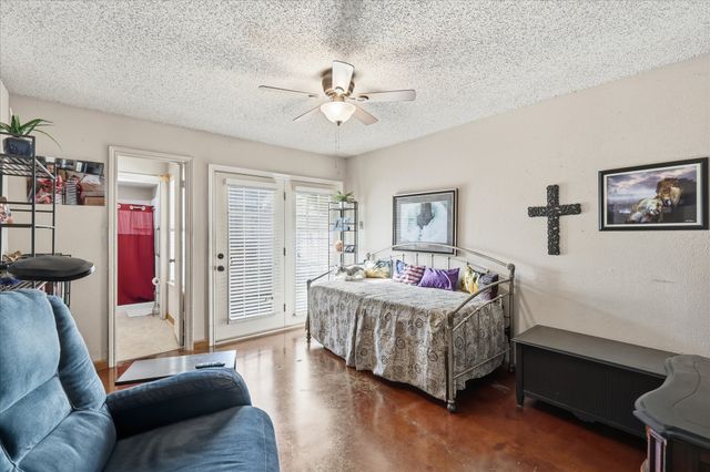 722 Creekwood Court, Lewisville, TX 75067