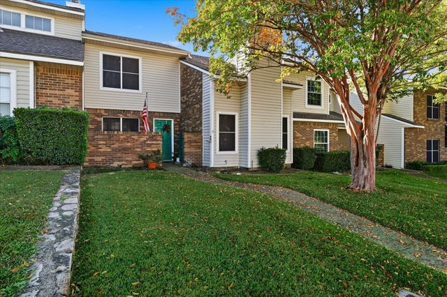 722 Creekwood Court, Lewisville, TX 75067