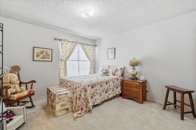 722 Creekwood Court, Lewisville, TX 75067