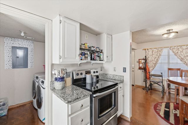 722 Creekwood Court, Lewisville, TX 75067