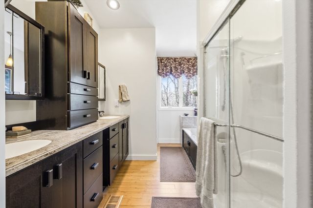 19 Pheasant Lane, Topsfield, MA 01983
