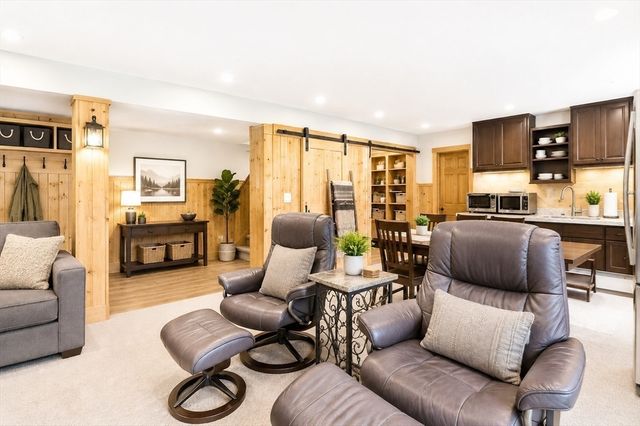 19 Pheasant Lane, Topsfield, MA 01983