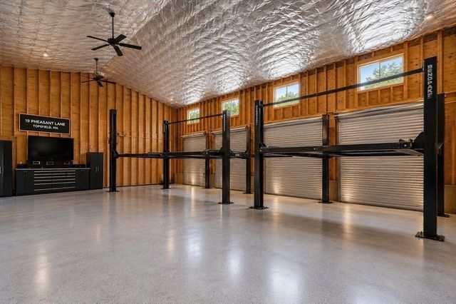 19 Pheasant Lane, Topsfield, MA 01983