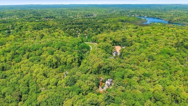 19 Pheasant Lane, Topsfield, MA 01983