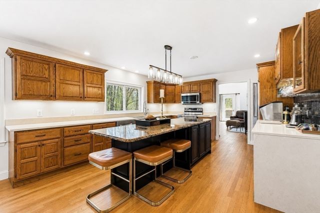 19 Pheasant Lane, Topsfield, MA 01983