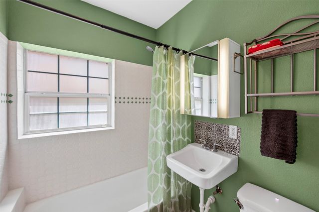 3905 Linden Avenue, Fort Worth, TX 76107