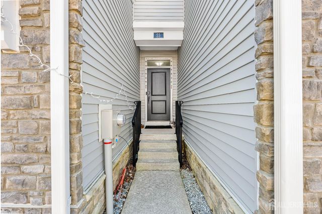 23 Clover Lane, Monroe, NJ 08831