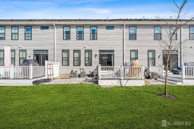 23 Clover Lane, Monroe, NJ 08831