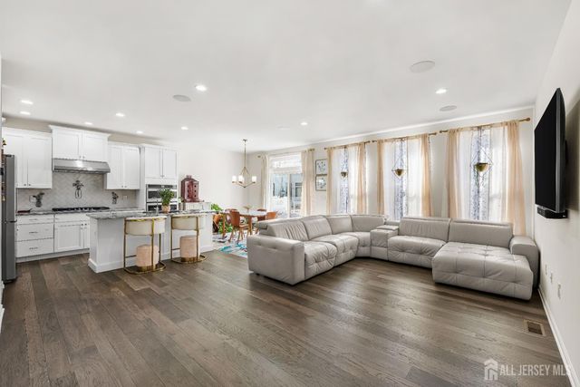 23 Clover Lane, Monroe, NJ 08831