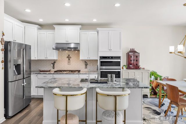 23 Clover Lane, Monroe, NJ 08831