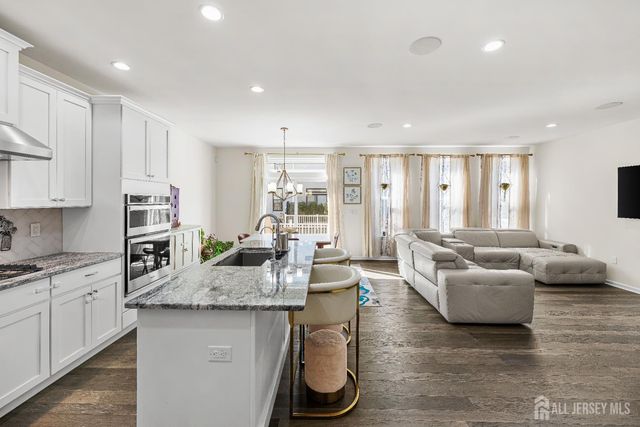 23 Clover Lane, Monroe, NJ 08831